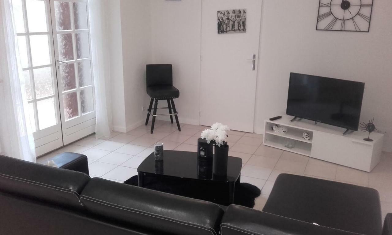 Chez Zazouilles Apartment Pau Bagian luar foto