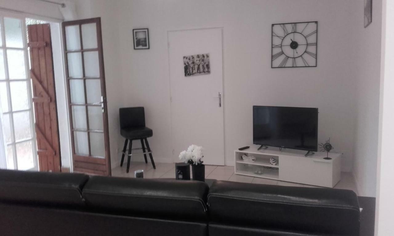 Chez Zazouilles Apartment Pau Bagian luar foto